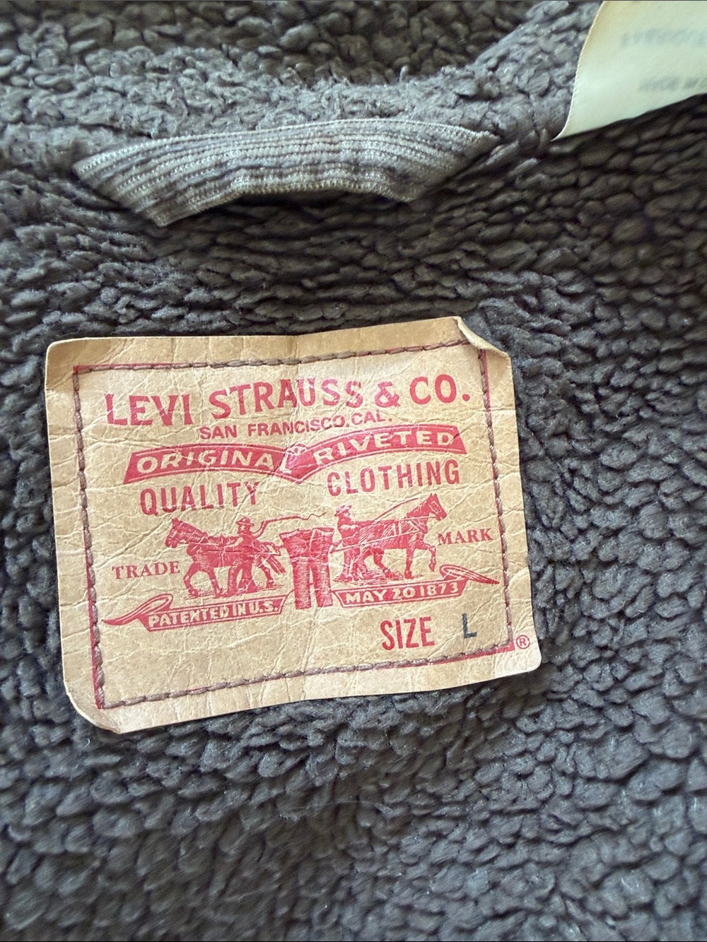Levi's Vintage Corduroy Brown Sherpa lined Trucker Jacket with Turn-Down Collar - Picture 2 of 10